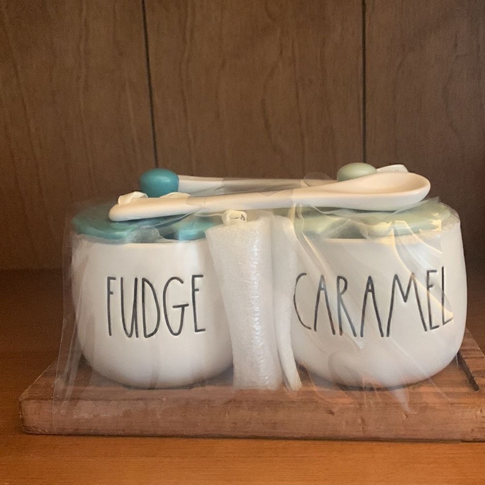 Rae Dunn Fudge & Carmel Ice Cream
Topper condiments...